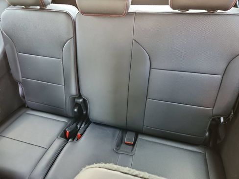 Used 2025 Chevrolet Traverse Z71 AWD/4WD image 10