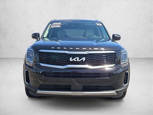 Used 2022 Kia Telluride S FWD image 2