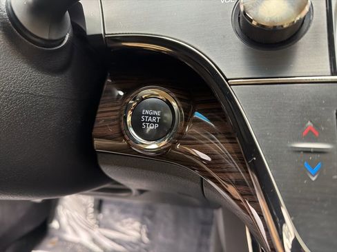 Used 2015 Toyota Avalon XLE Touring image 19