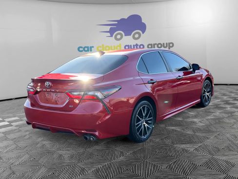 Used 2021 Toyota Camry SE image 5