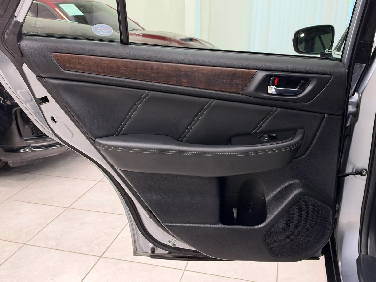 Used 2019 Subaru Outback 2.5i Limited AWD/4WD image 18