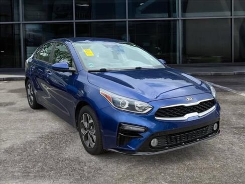 Used 2020 Kia Forte LXS FWD image 2