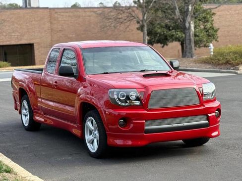 Used 2005 Toyota Tacoma X-Runner image 3