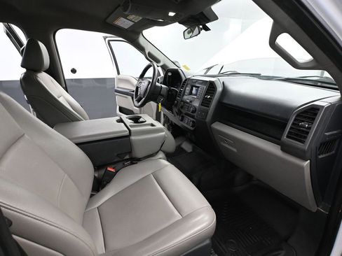 Used 2022 Ford F250 XL w/ Power Equipment Group image 48