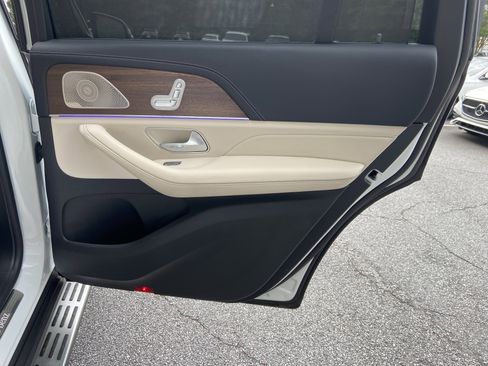 Certified 2025 Mercedes-Benz GLS 450 4MATIC image 47