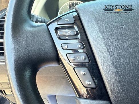 Used 2023 Nissan Armada SL w/ Captain's Chairs Package image 19