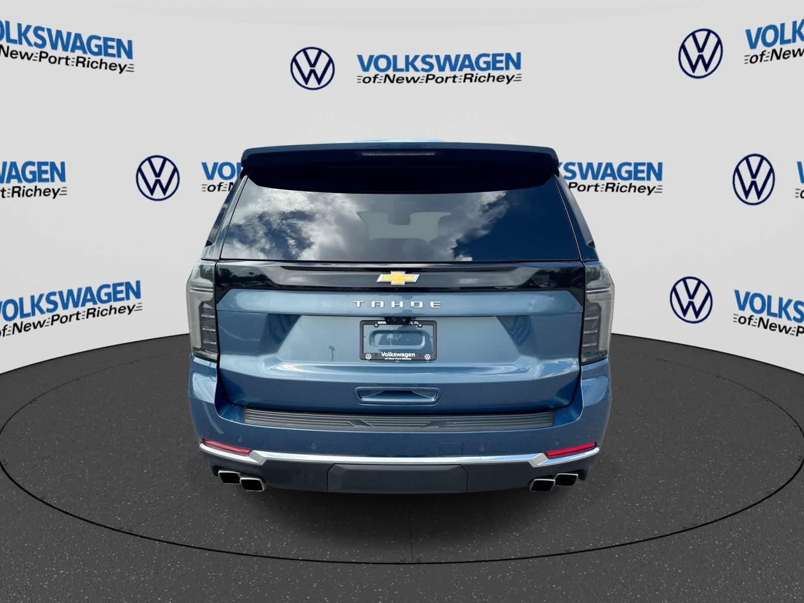 Used 2025 Chevrolet Tahoe High Country AWD/4WD image 13
