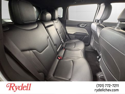 Used 2023 Jeep Compass Limited image 17