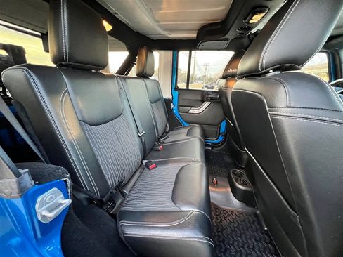 Used 2015 Jeep Wrangler Unlimited Sport image 19