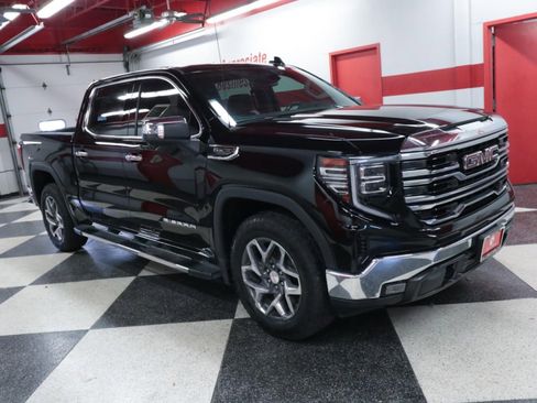 Used 2023 GMC Sierra 1500 SLT w/ SLT Convenience Package RWD image 3