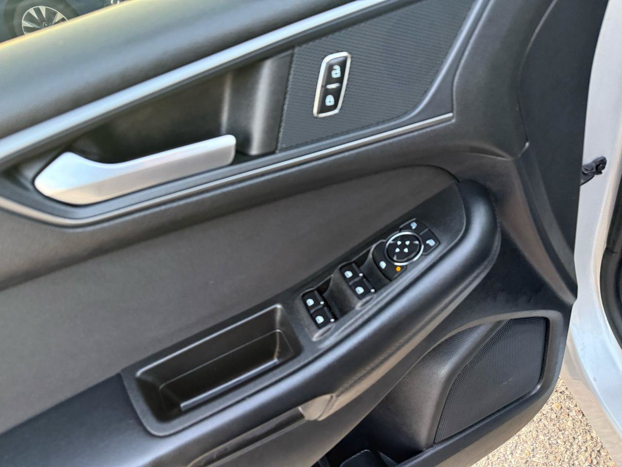 Used 2019 Ford Edge SE AWD/4WD image 13