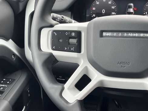Used 2025 Land Rover Defender 110 S image 15