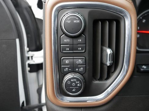 Used 2023 Chevrolet Silverado 2500 High Country w/ Technology Package image 11