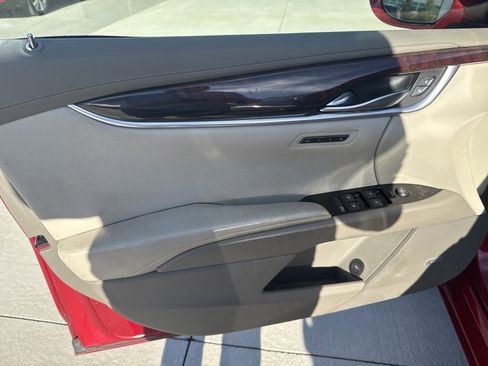 Used 2013 Cadillac XTS Platinum image 10