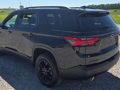 Used 2023 Chevrolet Traverse LT FWD image 6
