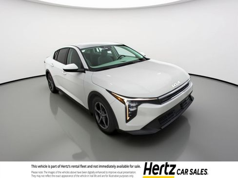 Used 2025 Kia K4 LXS image 1