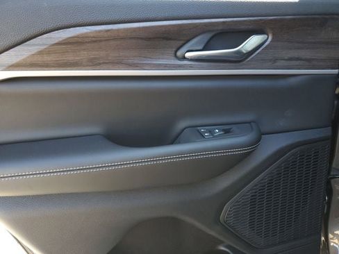 New 2025 Jeep Grand Cherokee Limited w/ Black Appearance Package image 15