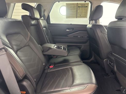 Used 2025 Nissan Pathfinder Platinum w/ Cargo Package AWD/4WD image 29