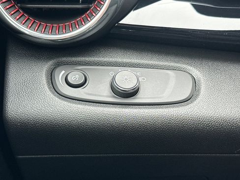 Used 2025 Chevrolet Trax RS w/ Driver Confidence Package image 41