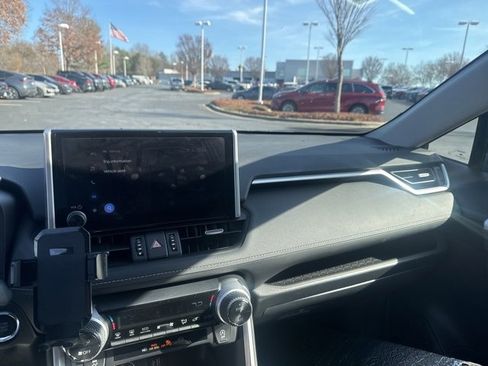 Used 2025 Toyota RAV4 XLE Premium image 9