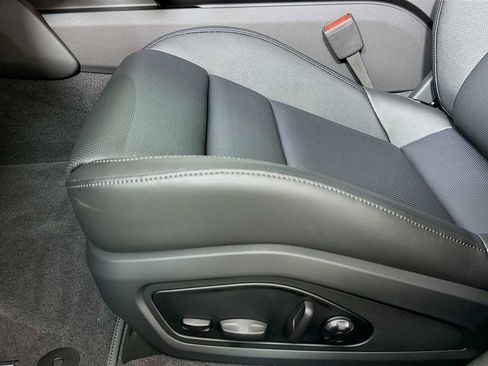 New 2025 Porsche Taycan image 13