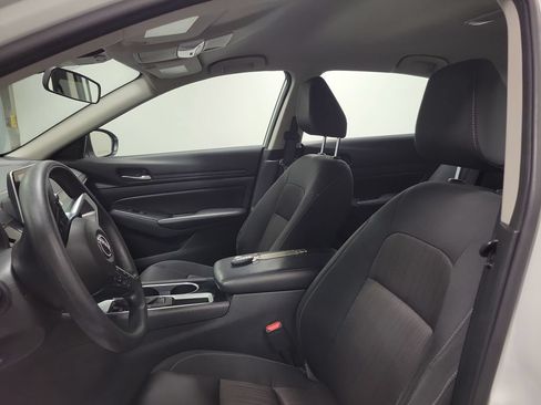 Used 2024 Nissan Altima 2.5 SV FWD image 15