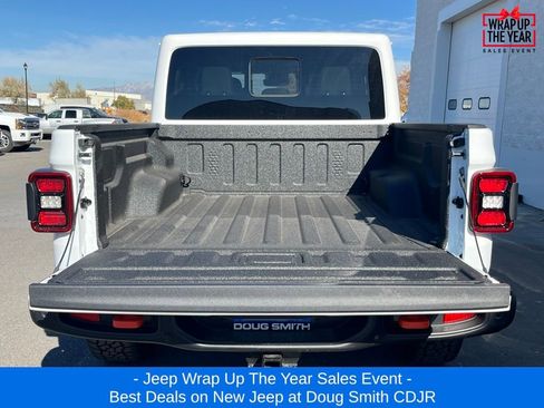 New 2025 Jeep Gladiator Mojave image 31