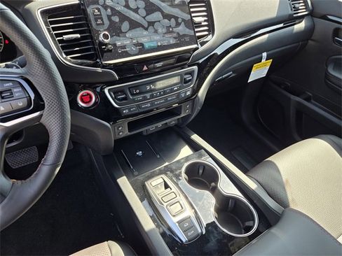 New 2025 Honda Ridgeline Black Edition image 18