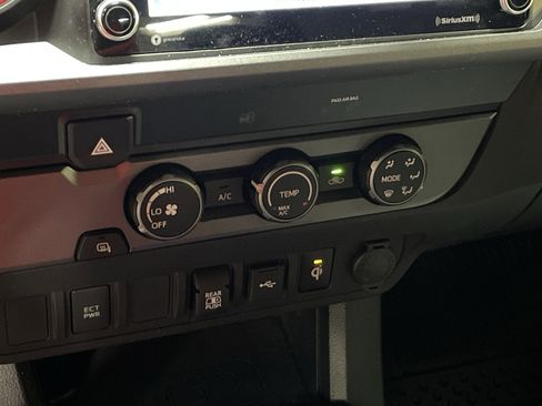 Used 2020 Toyota Tacoma TRD Off-Road image 24