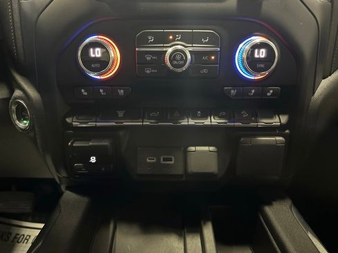 Used 2022 GMC Sierra 2500 AT4 image 37