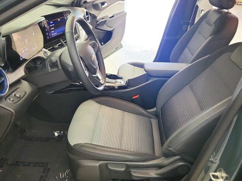 Used 2025 Chevrolet Trax LT w/ Driver Confidence Package FWD image 15