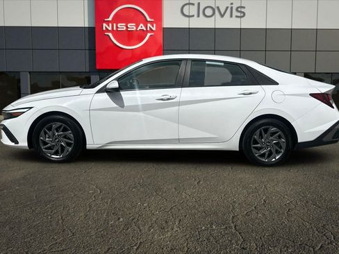 Used 2024 Hyundai Elantra SEL FWD image 6