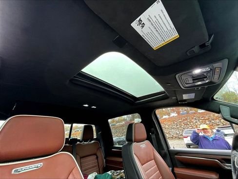 Used 2024 GMC Sierra 2500 Denali Ultimate image 19