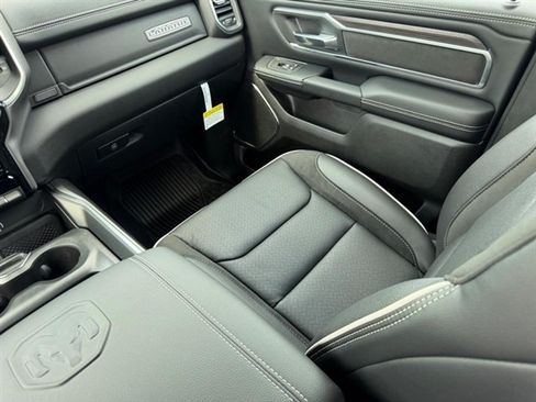 New 2026 RAM 1500 Laramie w/ Sport Appearance Package AWD/4WD image 17
