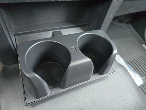 Used 2019 Nissan Titan S image 36