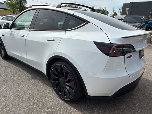 Used 2022 Tesla Model Y Performance image 10
