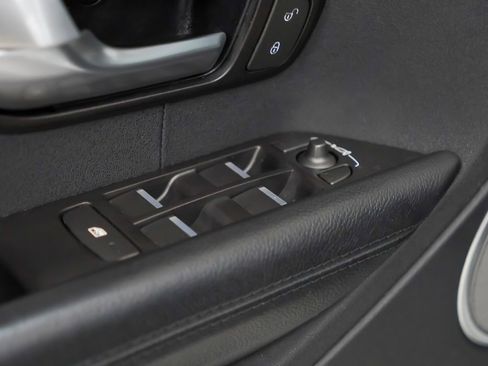 Used 2014 Land Rover Range Rover Evoque Pure Plus image 22