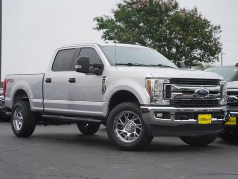 Used 2018 Ford F250 XLT w/ XLT Value Package AWD/4WD image 2