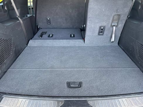 Used 2025 Chevrolet Suburban RST RWD image 23