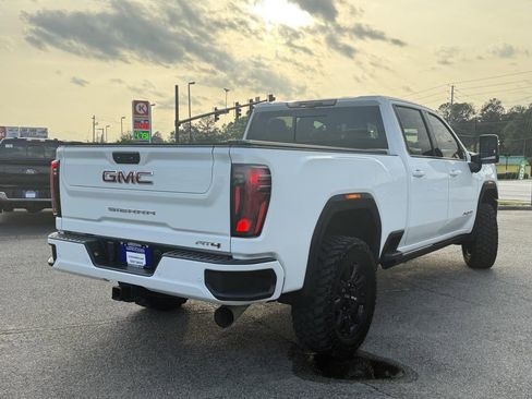 Used 2024 GMC Sierra 2500 AT4 w/ AT4 Premium Plus Package AWD/4WD image 6