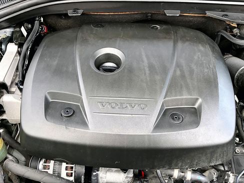 Used 2016 Volvo XC60 T5 Platinum image 32