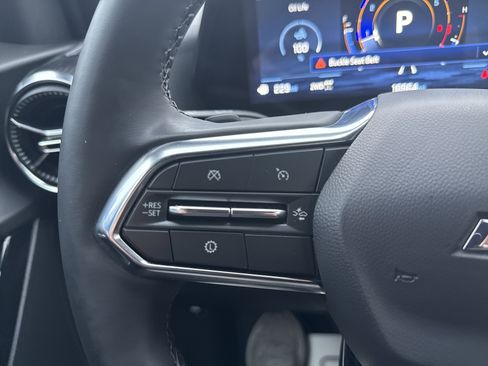 Used 2025 Chevrolet Equinox LT image 18