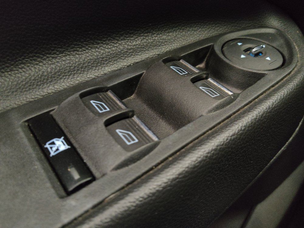 Used 2015 Ford Escape Titanium FWD image 27