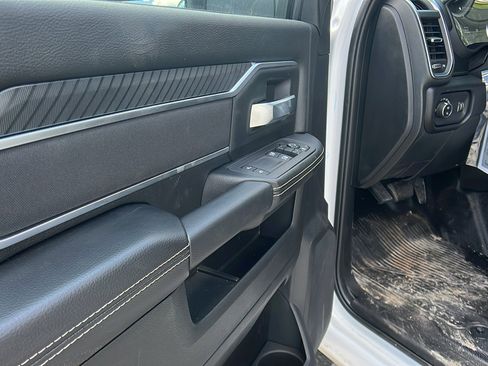 New 2025 RAM 5500 4x4 Regular Cab image 15