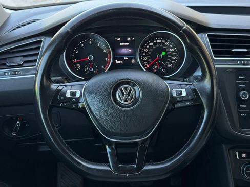 Used 2018 Volkswagen Tiguan SE FWD image 29