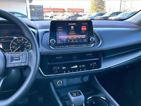 Used 2023 Nissan Rogue SV image 17