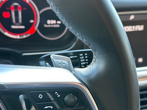 Used 2019 Porsche Panamera RWD image 38