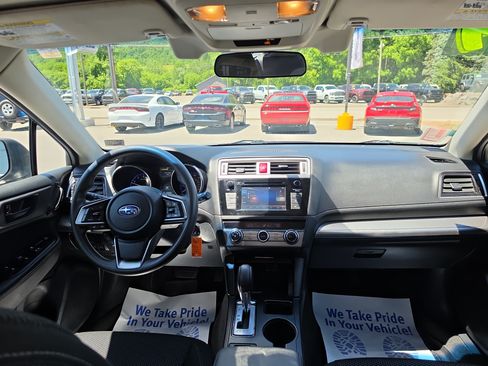 Used 2019 Subaru Outback 2.5i AWD/4WD image 14