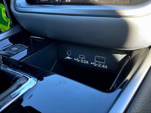 Used 2025 Subaru Outback Premium image 26