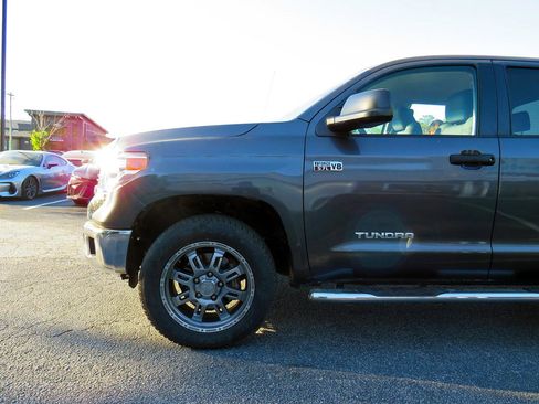 Used 2016 Toyota Tundra SR5 w/ SR5 Upgrade Package AWD/4WD image 35